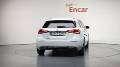 2022 Mercedes-Benz A-Class A220 Hatchback — фото 4