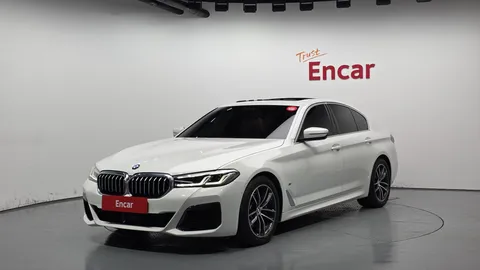 2022 BMW 5-Series 520i M Sport