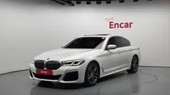 2022 BMW 5-Series 520i M Sport, белый — фото 1