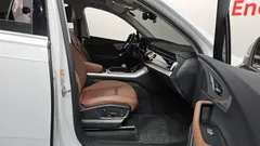 2021 Audi Q7 45 TDI Quattro, белый — фото 11