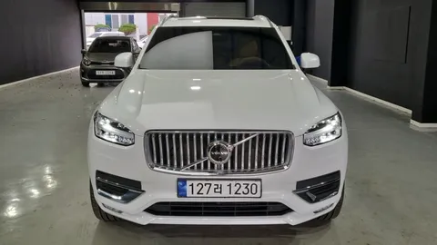 2023 Volvo XC90 B6 Ultimate Bright