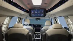 2023 Kia Carnival Gasoline 9-Seater Hi-Limousine — фото 18