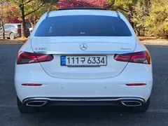 2022 Mercedes-Benz E-Class E220d 4MATIC Exclusive — фото 4