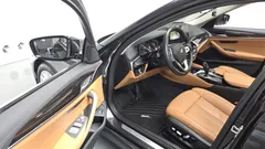 2023 BMW 5-Series 520i Luxury — фото 11