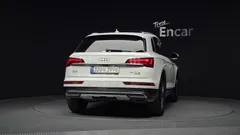 2022 Audi Q5 45 TFSI Quattro, белый — фото 4