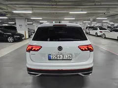 2022 Volkswagen Tiguan 2.0 TSI Prestige, белый — фото 4
