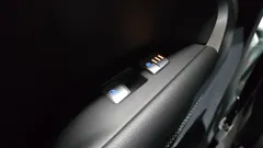2023 Genesis G70 Gasoline 2.0T 4WD — фото 18