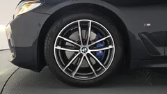 2023 BMW 5-Series 520i M Sport — фото 5