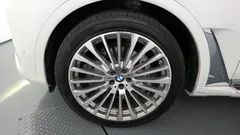 2021 BMW X7 xDrive 40i Design Pure Excellence 7-Seater, белый — фото 5