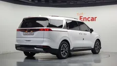 2022 Kia Carnival Diesel 9-Seater Noblesse — фото 2