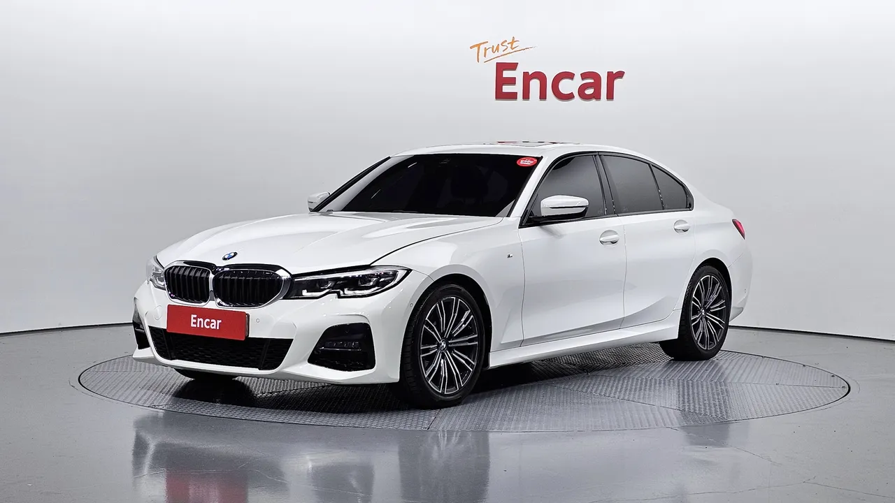 2022 BMW 3-Series 320i M Sport