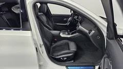 2022 BMW 3-Series 320i M Sport — фото 10