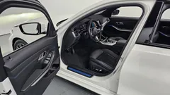 2022 BMW 3-Series 320i M Sport — фото 11