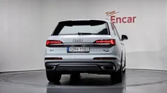 2022 Audi Q7 45 TDI Quattro Premium — фото 4