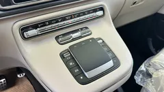 2025 Mercedes-Benz V-Class V300 CDI — фото 19