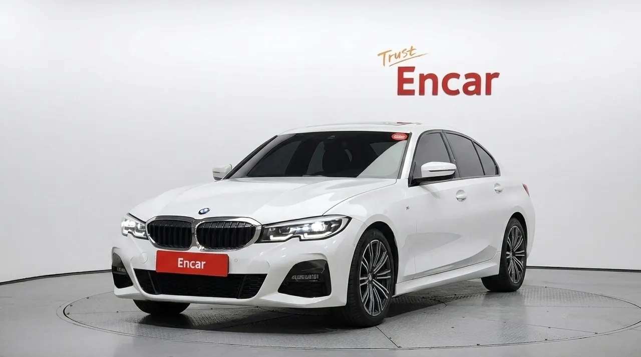 2022 BMW 3-Series 320i M Sport