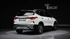 2023 Kia Seltos Gasoline 1.6 Turbo 2WD, белый — фото 2