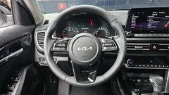 2023 Kia Seltos Gasoline 1.6 Turbo 2WD, белый — фото 13