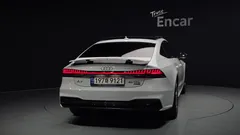 2022 Audi A7 55 TFSI Quattro Premium, белый — фото 4