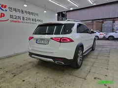 2021 Mercedes-Benz GLE-Class GLE300d 4MATIC — фото 2
