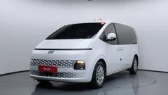 2023 Hyundai Staria 4WD Tourer 9-Seater — фото 1