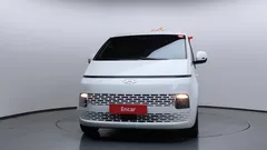 2023 Hyundai Staria 4WD Tourer 9-Seater — фото 3