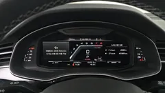 2023 Audi Q8 55 TFSI Quattro Premium — фото 8