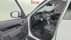 2023 Land Rover Discovery D250 SE, белый — фото 12