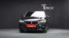 2021 BMW X1 xDrive 20i M Sport, чёрный — фото 3