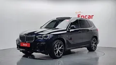 2021 BMW X5 xDrive 40i M Sport, чёрный — фото 1