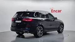 2021 BMW X5 xDrive 40i M Sport, чёрный — фото 2