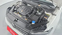 2022 Volkswagen Passat 2.0 TDI Premium, белый — фото 6