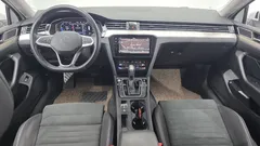 2022 Volkswagen Passat 2.0 TDI Premium, белый — фото 7