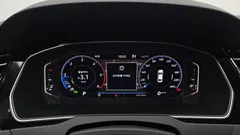 2022 Volkswagen Passat 2.0 TDI Premium, белый — фото 8