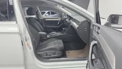 2022 Volkswagen Passat 2.0 TDI Premium, белый — фото 10
