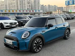 2022 Mini Cooper 5Door Classic — фото 5
