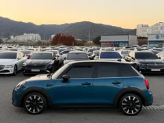 2022 Mini Cooper 5Door Classic — фото 6
