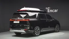 2023 Kia Carnival Diesel 7-Seater Hi-Limousine — фото 2