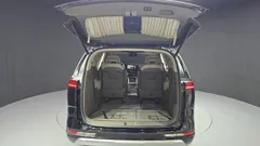 2023 Kia Carnival Diesel 7-Seater Hi-Limousine — фото 20