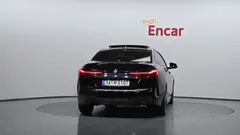 2023 BMW 2-Series 220i M Sports — фото 4