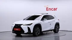 2022 Lexus UX 2.0 F-Sport 2WD, белый — фото 1