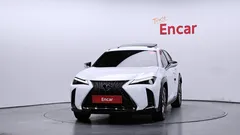 2022 Lexus UX 2.0 F-Sport 2WD, белый — фото 3