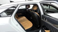 2022 Kia K5 Signature, белый — фото 12