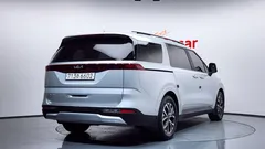 2023 Kia Carnival Diesel 11-Seater Prestige — фото 2