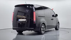 2022 Hyundai Staria 4WD Lounge 9-Seater — фото 2