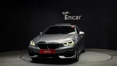 2023 BMW 1-Series 120i Sports, серо-серебристый — фото 3