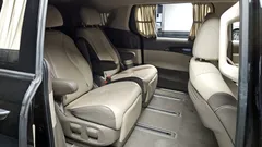 2023 Kia Carnival Diesel 7-Seater Hi-Limousine — фото 11