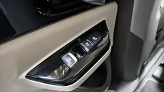 2023 Kia Carnival Diesel 7-Seater Hi-Limousine — фото 19