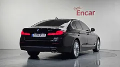 2023 BMW 5-Series 520i Luxury — фото 2