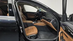 2023 BMW 5-Series 520i Luxury — фото 11